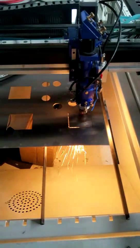 混切機切割鋼板視頻